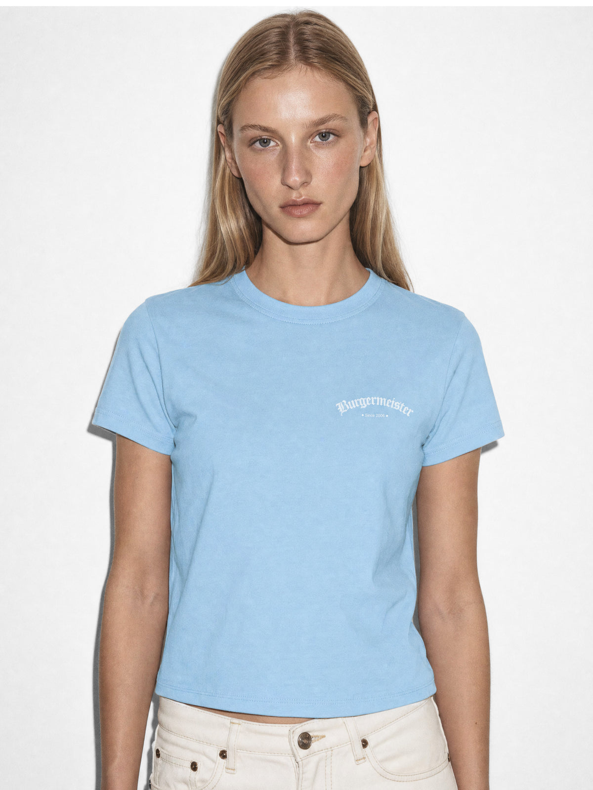 T-Shirt hellblau mit off-white Burgermeister-Logo