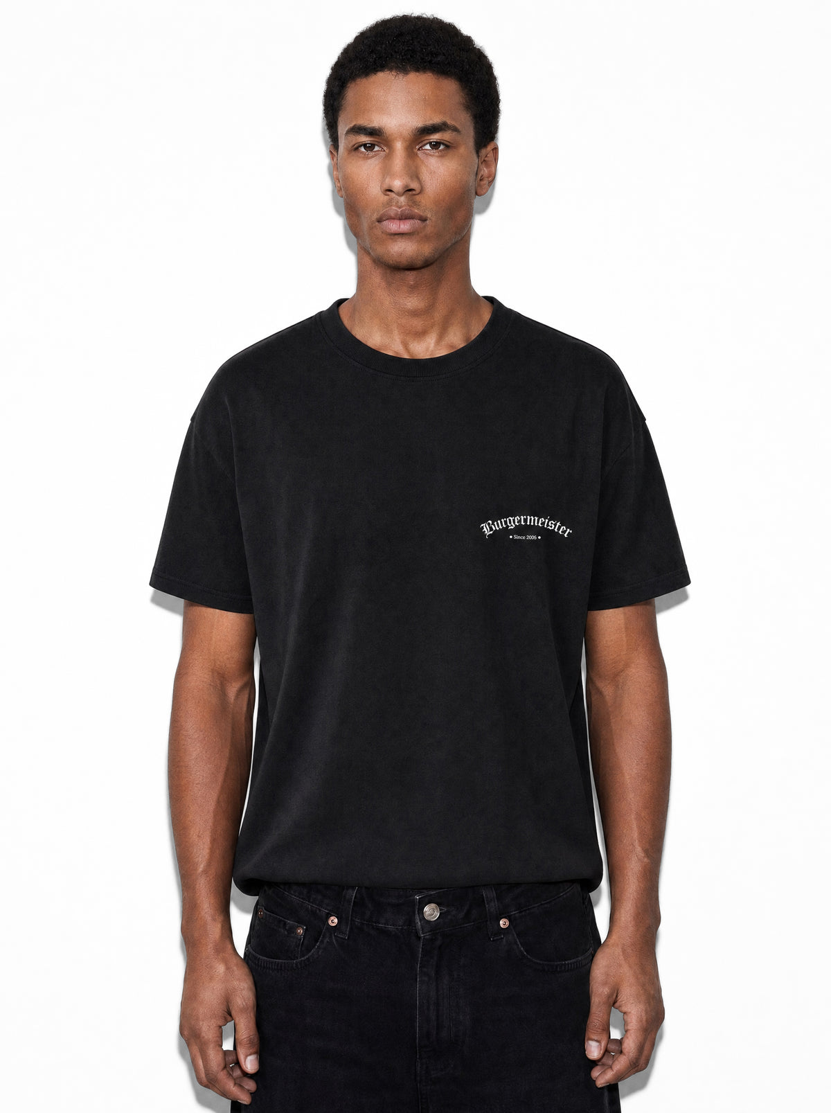T-Shirt schwarz mit off-white Burgermeister-Logo